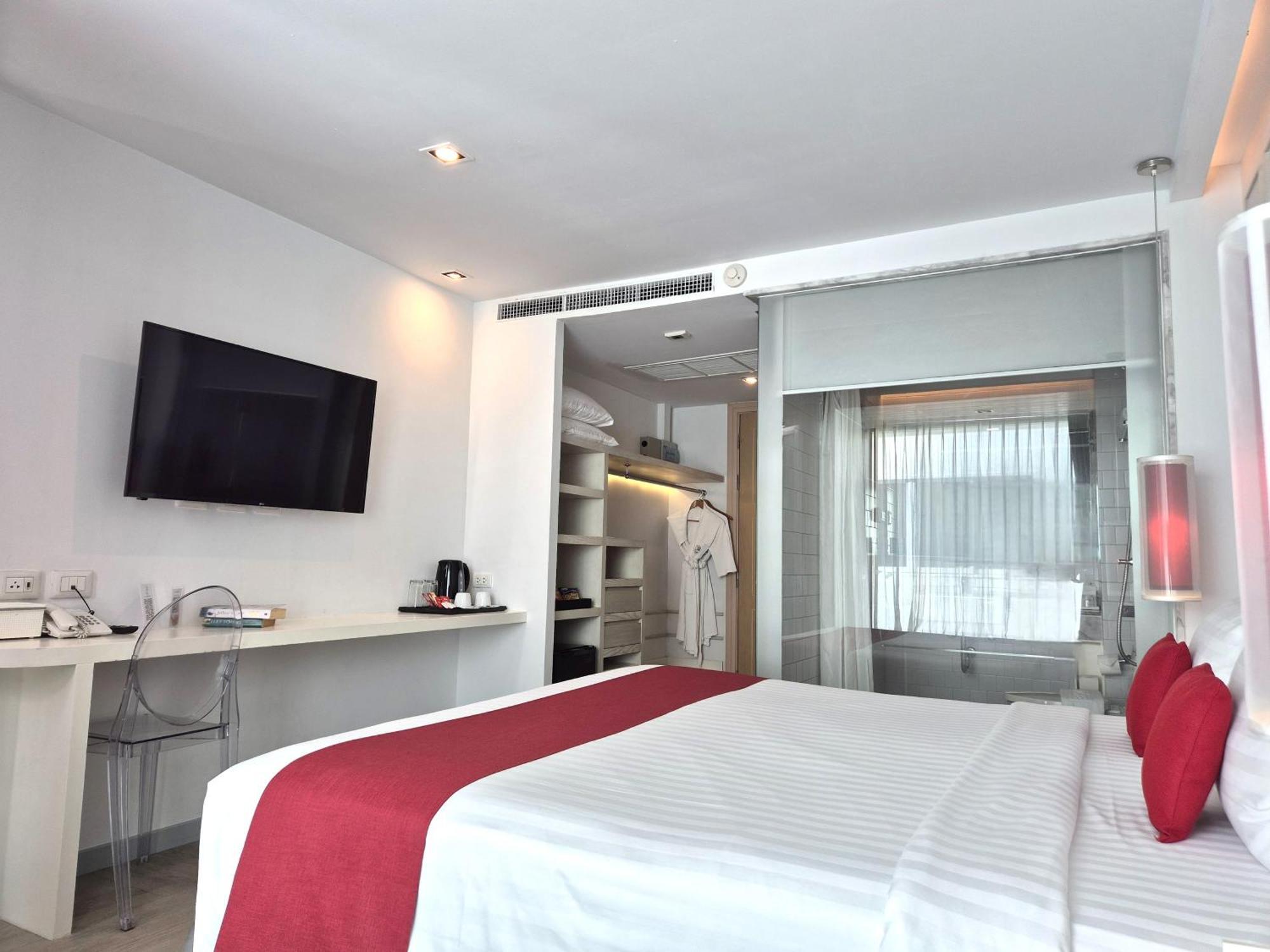 The Bloc Hotel Phuket - Sha Extra Plus Patong Εξωτερικό φωτογραφία